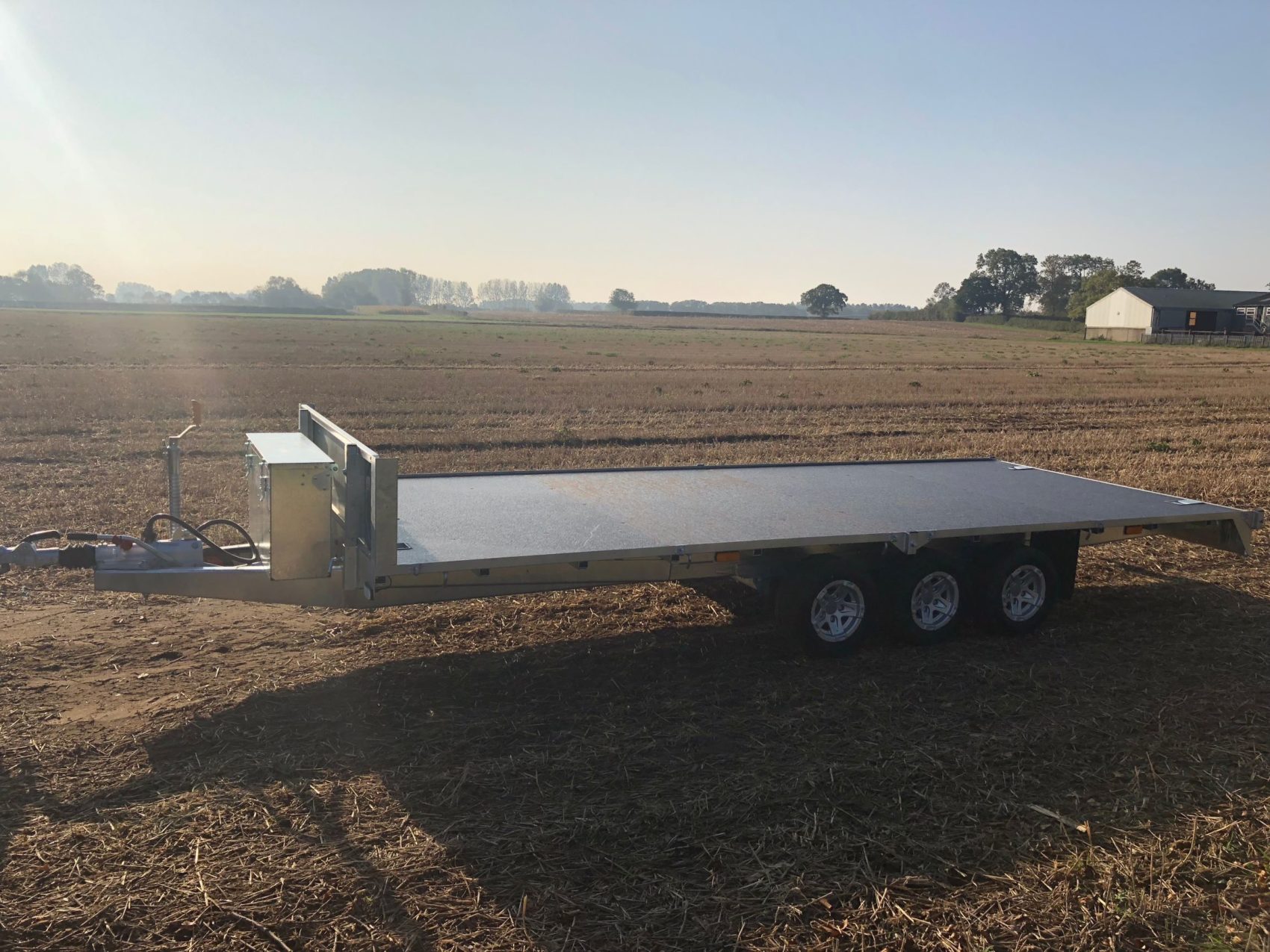 Tri Axle Flatbed Trailer with Alloy Wheels